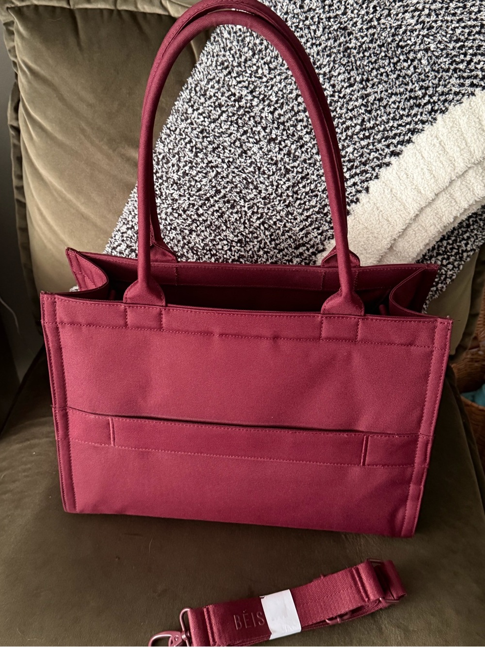 Beis Burgundy Book Tote - Picture 3 of 6